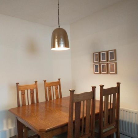 Spacious 2-Bed Apartment In รูธิน ภายนอก รูปภาพ