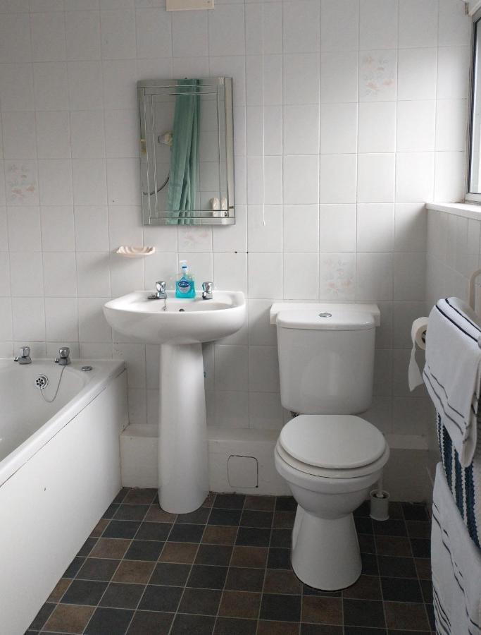 Spacious 2-Bed Apartment In รูธิน ภายนอก รูปภาพ